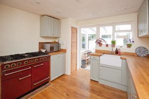 Kitchen- click for photo gallery